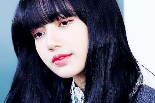Lisa (BLACKPINK) nhớ quê hương Thái Lan khi không thể về vì dịch bệnh