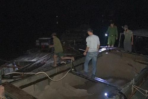 Triển khai nhiều biện pháp đấu tranh với nạn khai thác cát sỏi trái phép