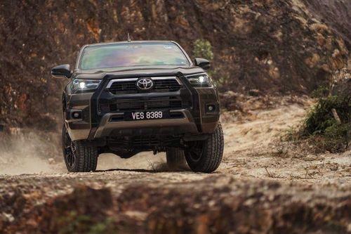 Toyota thay thế Volkswagen trở thành nhà sản xuất ô tô bán chạy nhất thế giới năm 2020