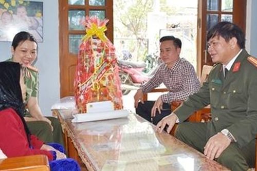 Thăm hỏi mẹ Việt Nam anh hùng tại Quảng Nam