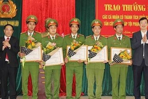 Hà Nam trao thưởng đột xuất cho các cá nhân có thành tích xuất sắc