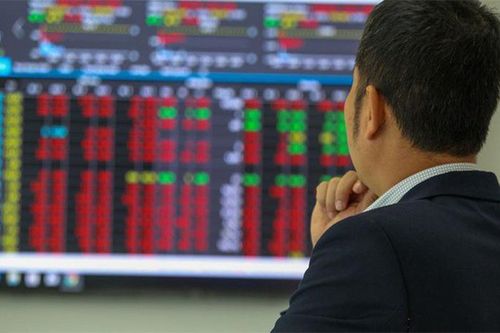 Chứng khoán giảm mạnh nhất lịch sử, người mua có nên 'bắt đáy'?