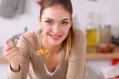 8 món các chuyên gia dinh dưỡng không khuyến khích ăn vào bữa trưa