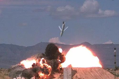 'Đại bàng thầm lặng' F-15E thử nghiệm vũ khí hủy diệt S-400