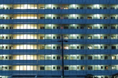Người phụ nữ giấu thi thể mẹ 10 năm trong tủ lạnh