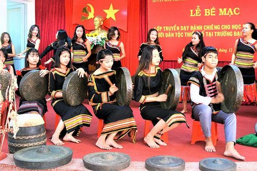 Bảo tồn và phát huy văn hóa cồng chiêng Tây Nguyên