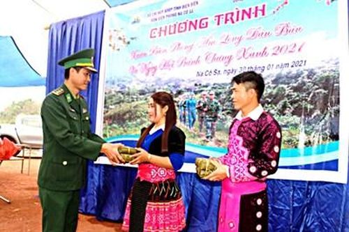 Xuân Biên phòng ấm lòng dân bản ở Na Cô Sa