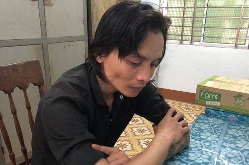 Bắt khẩn cấp kẻ 'đá xế'