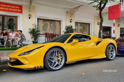 Ferrari F8, 812 Superfast và Mclaren 720S 'khoe dáng' tại Sài Gòn