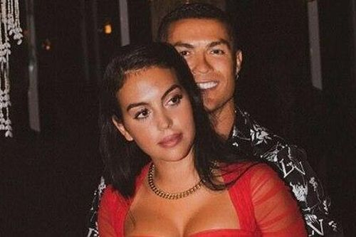 Vi phạm lệnh cách ly, Ronaldo bị cảnh sát điều tra