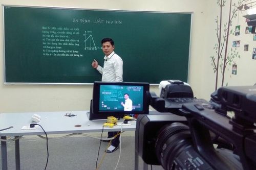Chuyển sang dạy trực tuyến với những trường nghỉ học vì COVID-19
