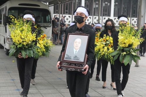Phút cuối tiễn biệt NSND Trung Kiên