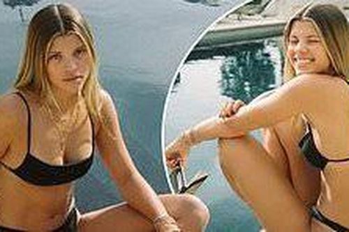 Sofia Richie khoe dáng gợi cảm bên bể bơi trong biệt thự 11 triệu USD