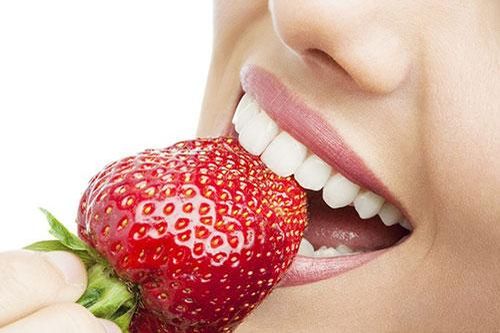 Mẹo đơn giản giúp bạn có hàm răng trắng muốt, tự tin đón Tết