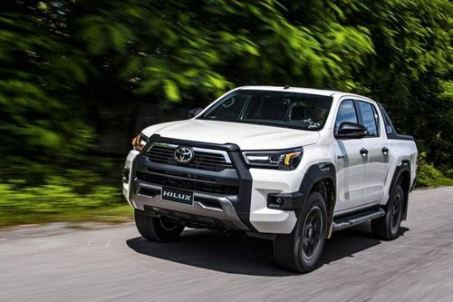 Xe bán tải bán chạy nhất năm 2020: Toyota Hilux hút khách hơn Ford Ranger