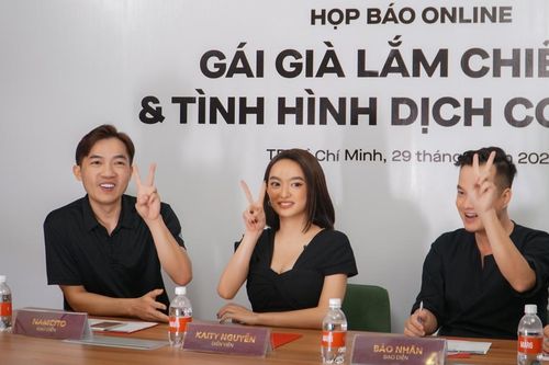 'Gái già lắm chiêu V' tổ chức họp báo công chiếu online: Quyết tâm giữ lịch ra mắt đúng Mùng 1 Tết