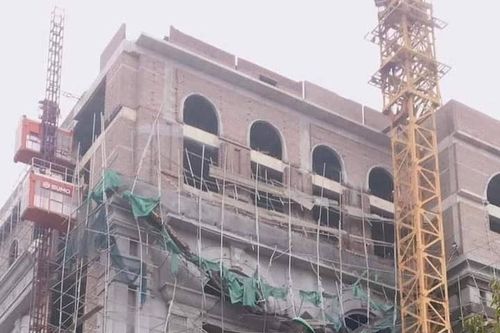 Sập giàn giáo công trình, 5 người bị thương