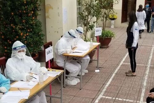 Hà Nội: Xét nghiệm hơn 1.000 giáo viên, học sinh Trường THPT Hoàng Cầu
