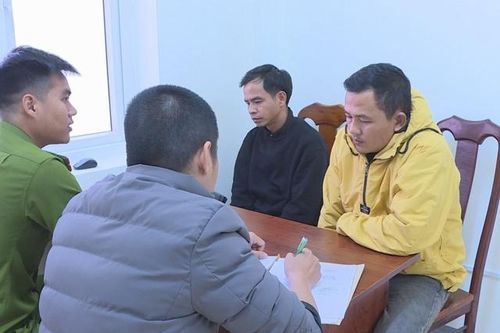 Tạm giữ nhóm cho vay nặng lãi 365%/năm