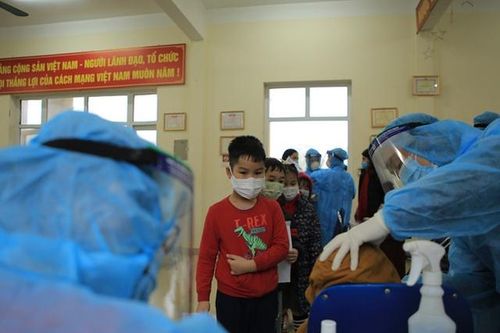 Các mẫu xét nghiệm tại Trường Tiểu học Xuân Phương âm tính lần 1