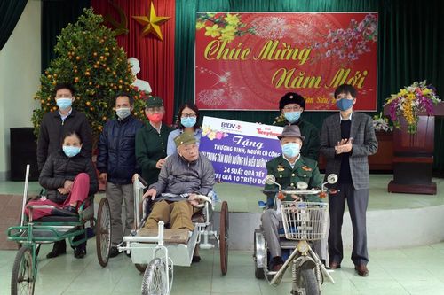 Nghĩa cử tri ân thương binh nặng ở Ninh Bình, Thái Bình