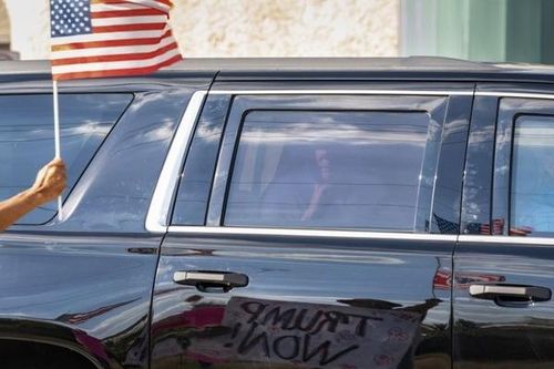 Nhiều luật sư biện hộ cho ông Trump bất ngờ rút lui