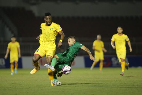 Sông Lam Nghệ An còn bao nhiêu cơ hội tại V.League 2021?