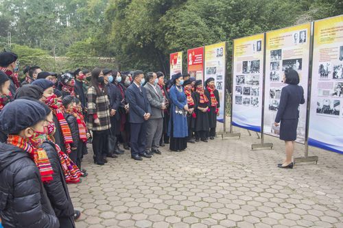 Thái Nguyên: Triển lãm 'Đảng Cộng sản Việt Nam qua các kỳ Đại hội'