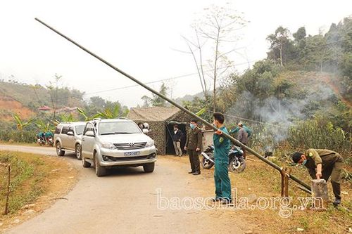 Đoàn công tác của Sở Y tế: Kiểm tra phòng, chống dịch bệnh COVID-19 tại xã Mường Men