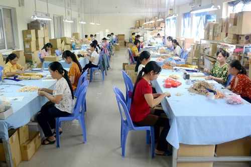 Mang niềm vui đến với người lao động