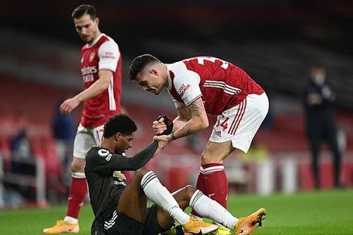 Kết quả Ngoại hạng Anh: Hòa Arsenal, Man Utd lỡ cơ hội bám đuổi Man City