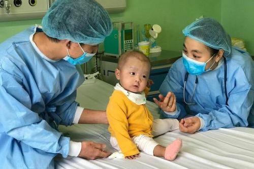 Vượt đại dịch COVID-19: 'Viên ngọc của trời' và hành trình đi tìm sự sống