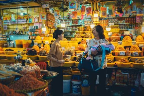 Sau 'Chị Mười Ba', Thu Trang lui về làm nhà sản xuất phim mới cho Tiến Luật đóng chính