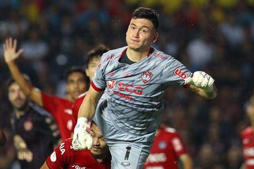 Muangthong Utd chưa 'buông tha' Đặng Văn Lâm