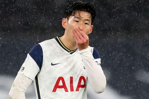 Tottenham thua đội đứng thứ 17