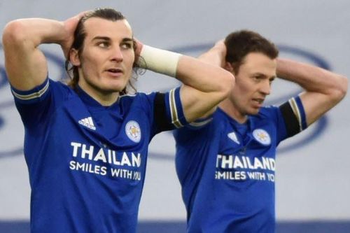 Cựu hậu vệ MU mắc sai lầm khiến Leicester bại trận