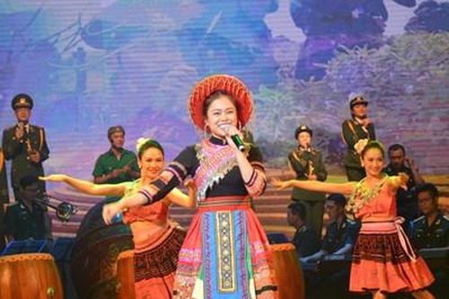 Hoàng Hồng Ngọc đa tài