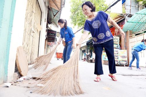 Cội nguồn sức mạnh của Đảng - Gắn bó với nhân dân