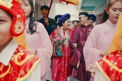 Cô dâu, chú rể mặc cổ phục triều Nguyễn trong ngày cưới gây sốt