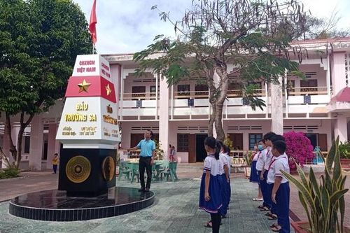 Sinh động phương thức GD tình yêu biển đảo cho học sinh Kon Tum