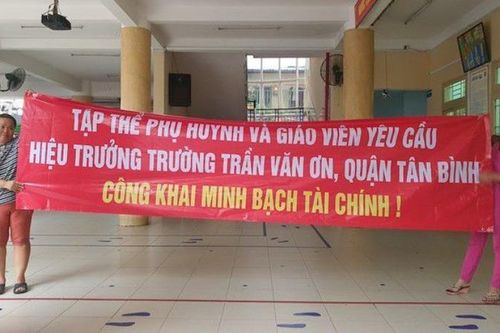 Giáng chức hiệu trưởng trường Trần Văn Ơn