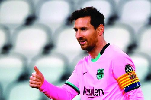 Barca gánh nợ vì Messi?