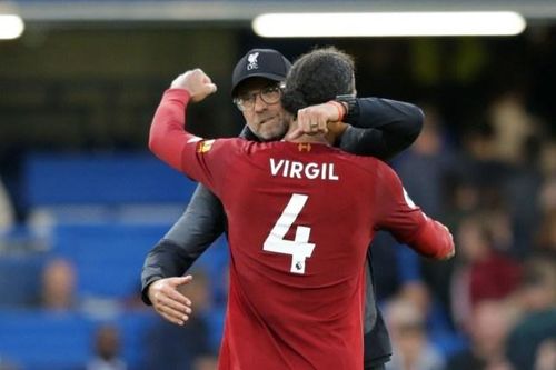MU chán ngấy Sergio Ramos, Van Dijk có thể trở lại vào tháng 4