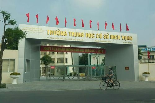 Nữ phụ huynh mắc Covid-19 ở Dịch Vọng đi Hải Dương ăn cưới