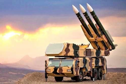 Những tên lửa nào của Iran có thể 'vít cổ' B-52 Mỹ