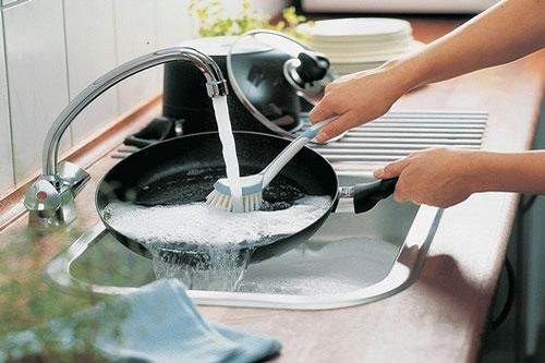 Cách sử dụng chảo chống dính để an toàn cho sức khỏe