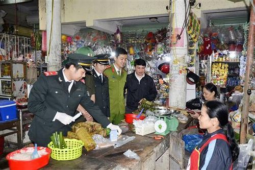 Xử phạt và tiêu hủy toàn bộ sản phẩm vi phạm an toàn thực phẩm