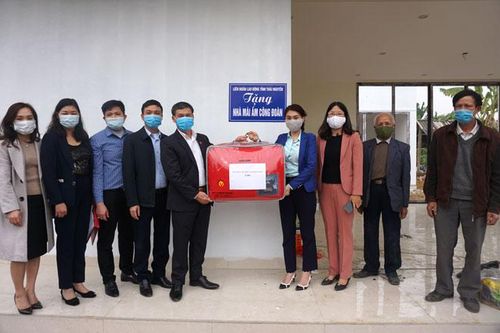 Hỗ trợ tiền xây dựng nhà Mái ấm Công đoàn