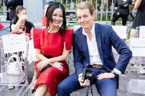 Hồng Nhung thoải mái khoe khoảnh khắc tình cảm bên bạn trai ngoại quốc
