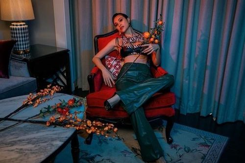 MC Phương Mai áy náy vì chưa thể cho con trai gặp mặt ông bà nội
